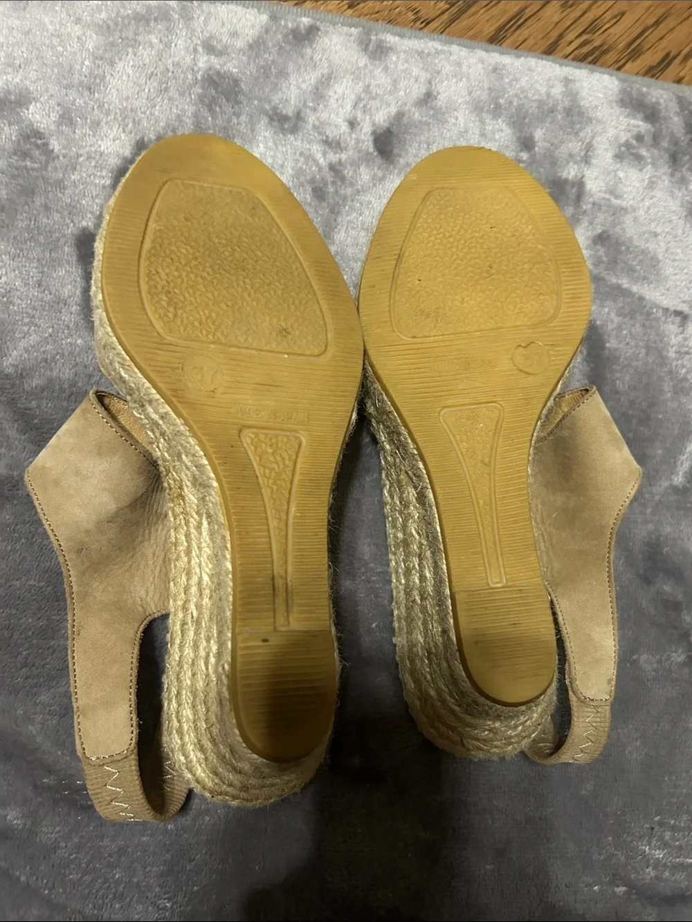 Worn Kanna Made In Spain Tan Suede Espadrille Wedge Sandals like new sz 37